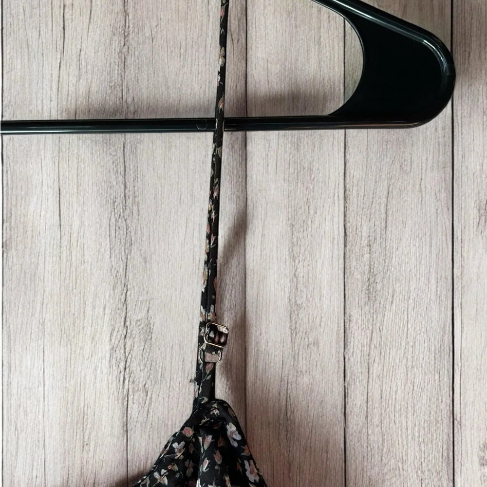 NWT Q cold shoulder floral top (F11) - Picture 5 of 5